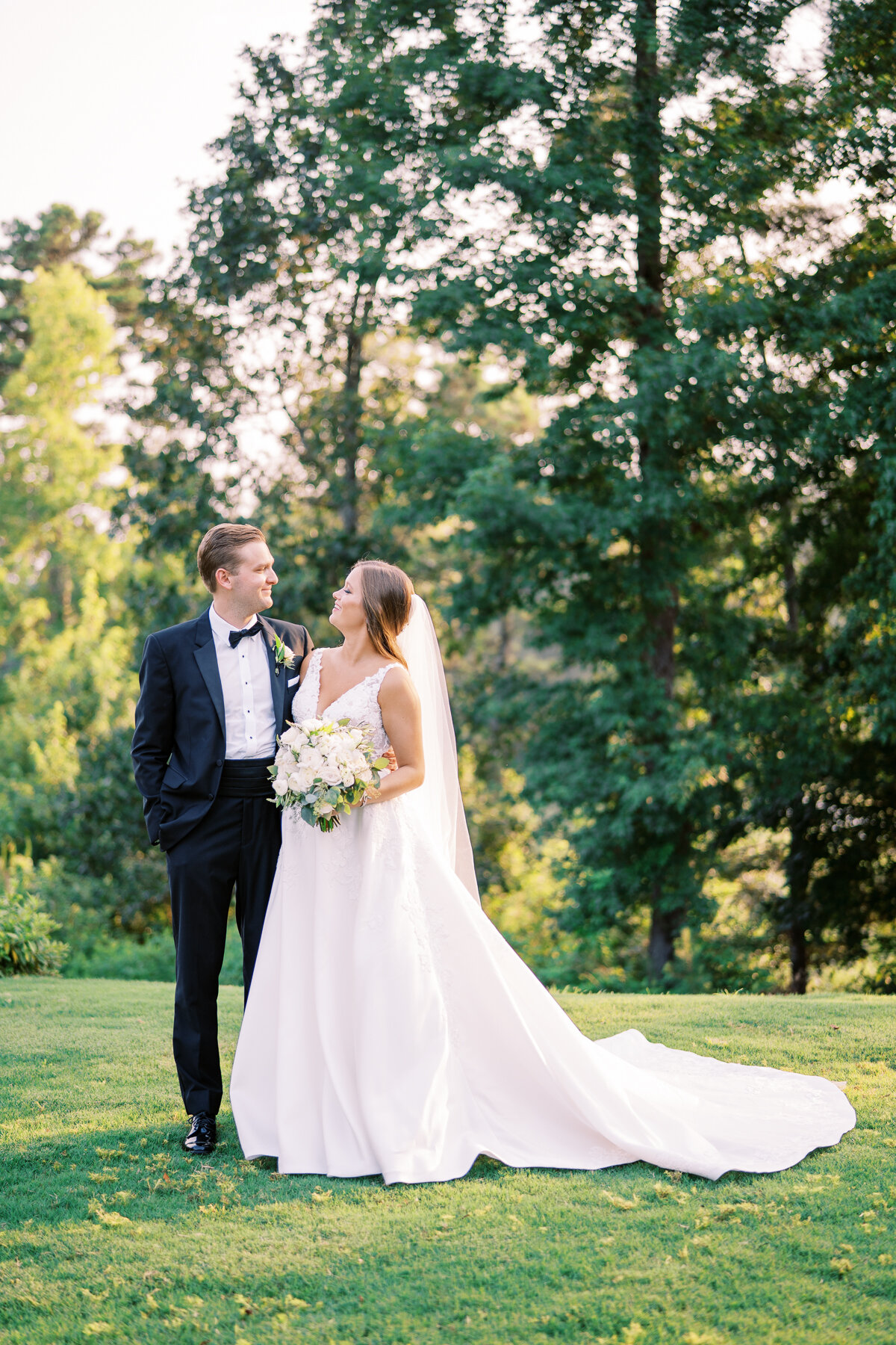 Foxhall Resort Wedding at Stables Legacy Lookout - Atlanta Film Wedding Photographer Hannah Forsberg-12.jpg