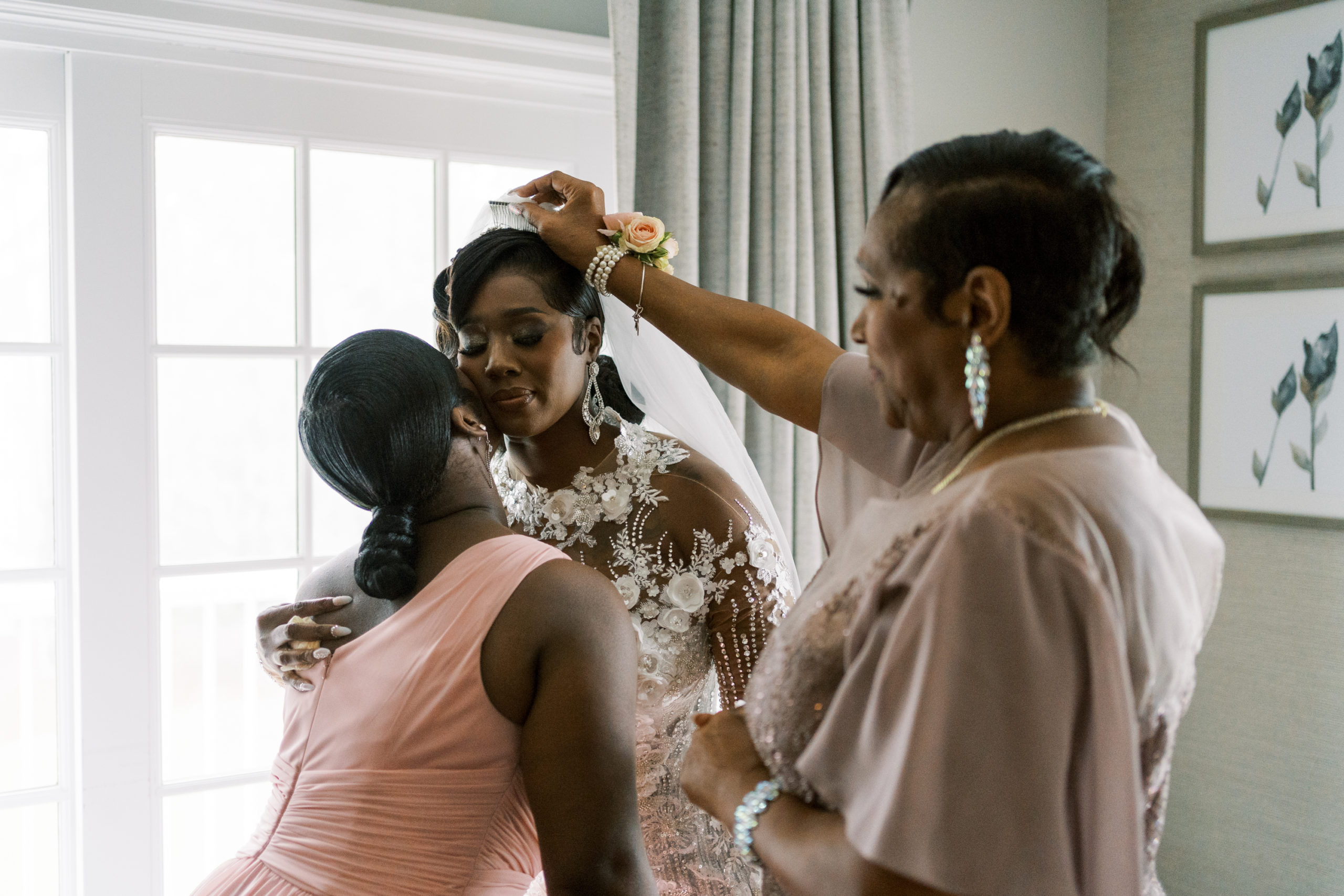 bride getting ready and hugging, georgia wedding, los angeles photographer, fine art film wedding photographer, atlanta wedding, The Ritz-Carlton Reynolds Lake Oconee wedding resort, Hannah Forsberg www.hannahforsberg.com, destination wedding photographer, Atlanta wedding photographer