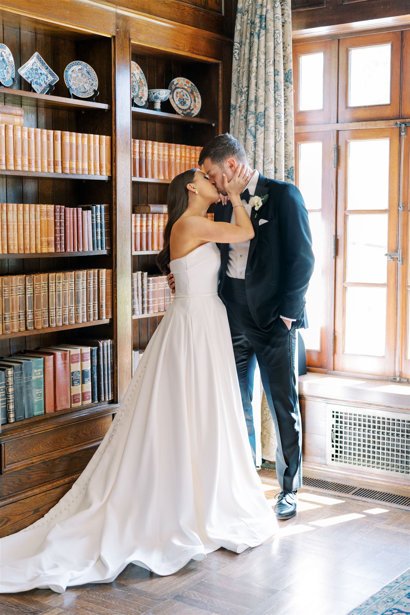 bride and groom pictures in library atlanta cherokee town country club fine art film wedding photographer hannah forsberg